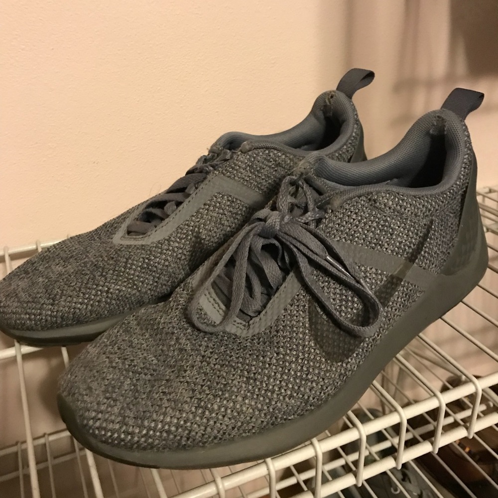 Men’s Nike size 10 Lunarestoa